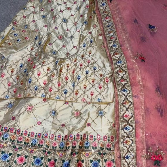 Golden Cream Lehenga with Light Pink Dupatta - Picture 3 of 5